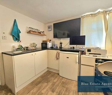 Tiverton Road, Hounslow, TW3 - Photo 2