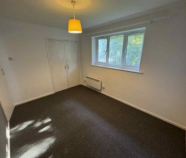 2 bedroom maisonette to rent - Photo 4