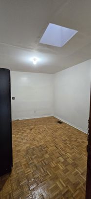 For Lease - 1584 Dundas Street Unit# Apt #2, Toronto, Ontario - Photo 1