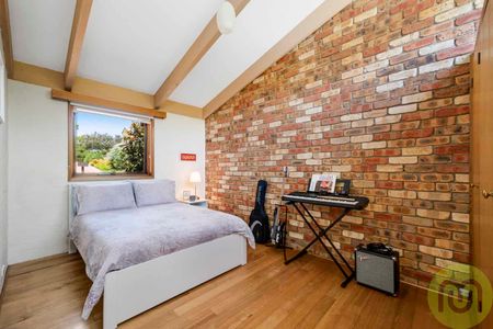 A unique family home with space, character and a private garden oasis - Photo 4