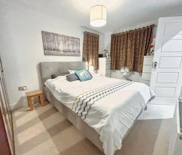 3 bedroom semi-detached house to rent - Photo 4