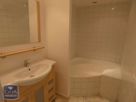 Appartement à louer 2 pièces 67.28m² - Photo 3