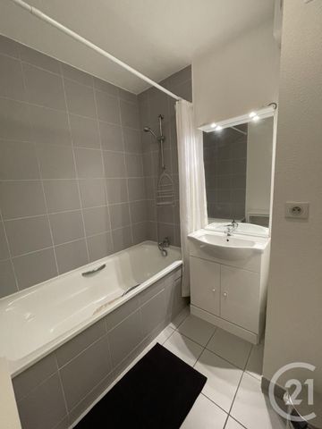 Location Appartement 2 pièces 41m² ARGELES GAZOST 65400 - Photo 2