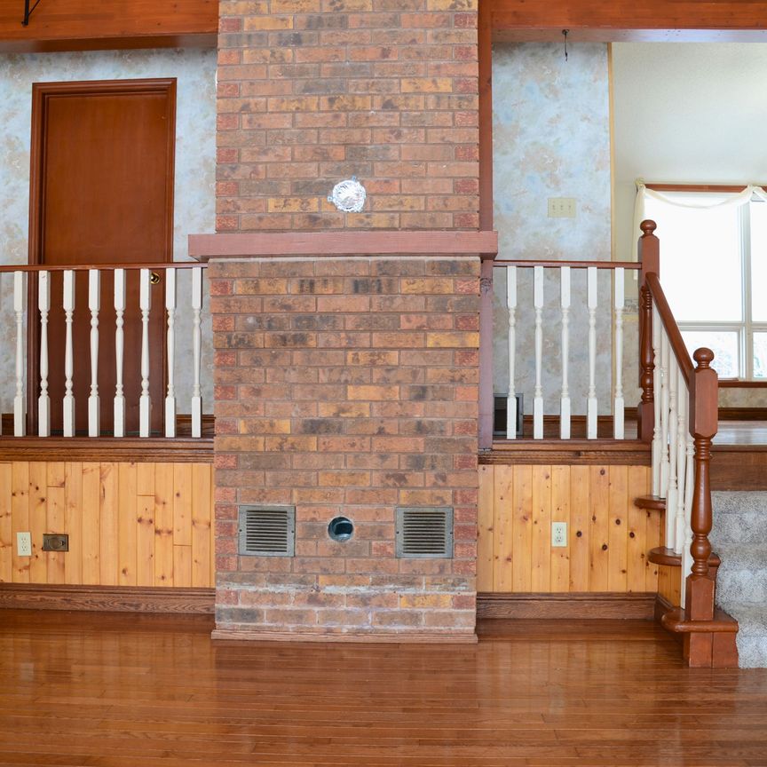 For Lease - 1045 Tremaine Avenue, North Perth, Ontario - Photo 1