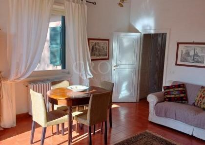 Ardeatina-Divino Amore: Quiet, charming rustic villa, big and well-curated garden, 3 beds, 1 study, 3 baths, living room, kitchen, with terraces , AC and parking space. Ref 2322