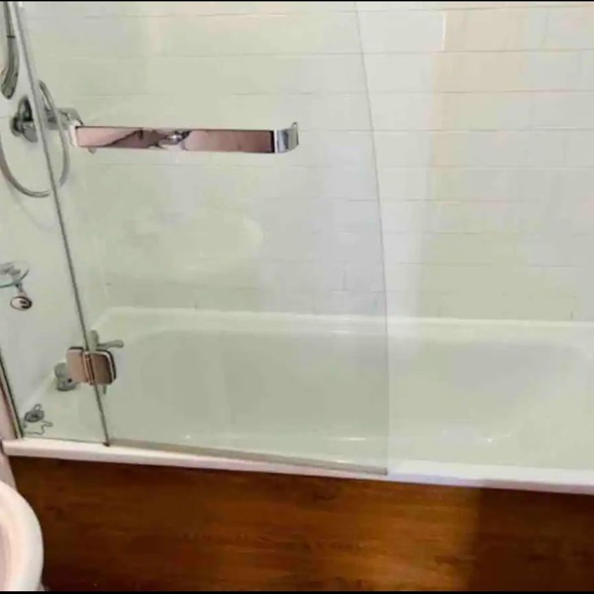 3 Bed Flat, Milnpark Gardens, G41 - Photo 1