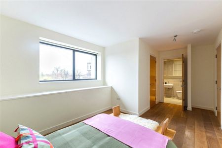Bazalgette Court, Great West Road, London, W6 flat - penthouse to rent - Photo 5