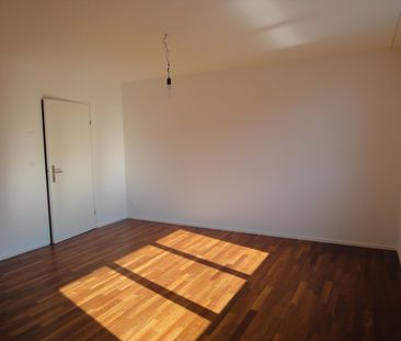 "Moderne Wohnung in unmittelbarer Nähe des Schaffhauserplatzes" - Photo 2