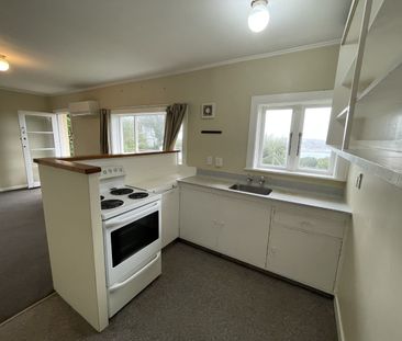 Cozy 1-Bedroom Flat in Melrose - Photo 5