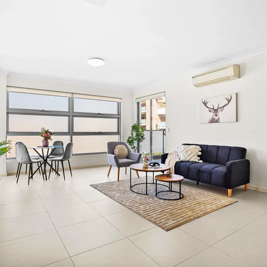 Modern 2-Bedroom Apartment with EV Charger & Dual Balconies - Photo 1