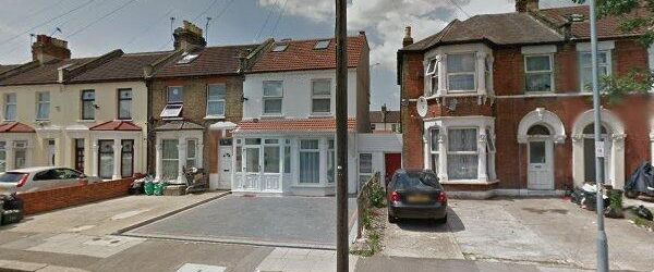 3 Bed Flat, Sunnyside Road, IG1 - Photo 1