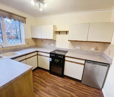 2 bedroom terraced house to rent - Photo 4