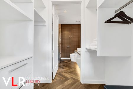 Townhouse in Vancouver East Side, BC - Photo 2