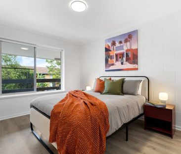 Stylish, Fully Furnished City-Fringe Apartment in Sophisticated Locale - Photo 6