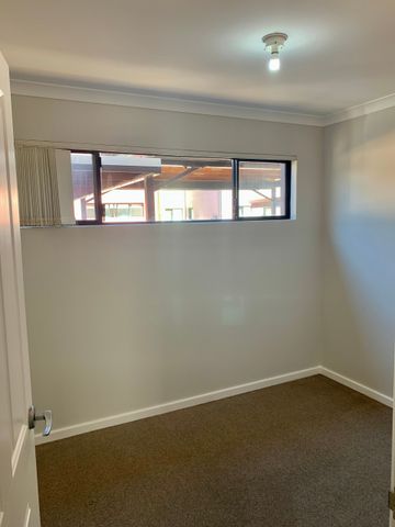 Resort-Style Ground Floor Apartment - Photo 5