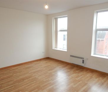 112 High Street, Bromsgrove - Photo 1