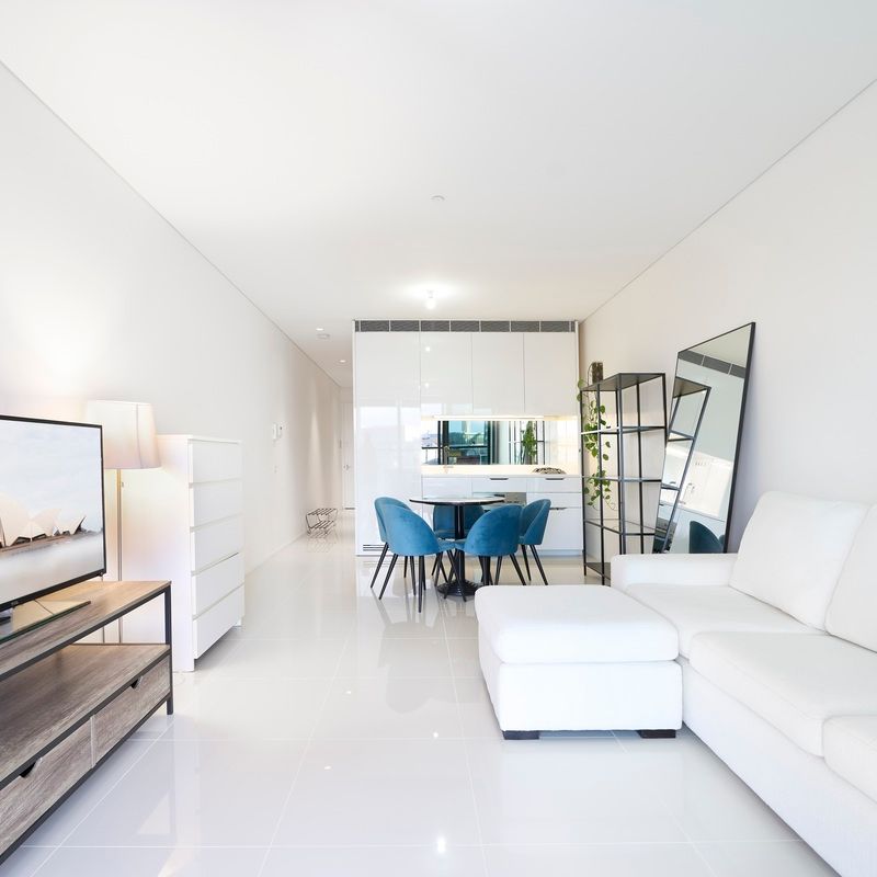 Level 11 | Fridge & Washer | Pool & Gym - Photo 1