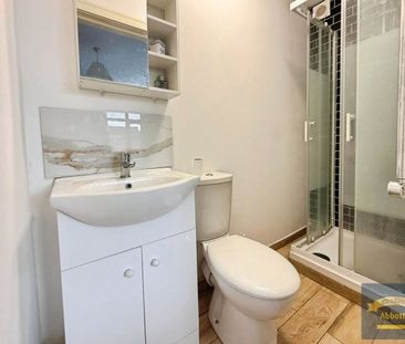 High Street, Colchester - Photo 3