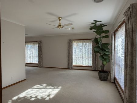 26 Romney Crescent,, Shepparton VIC 3630 - Photo 4