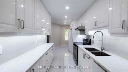 For Lease - 28 Baywood Court, Markham, Ontario - Photo 2