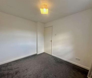 Caistor Close, Manchester, M16 - Photo 5