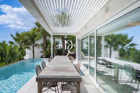 4 bedroom luxury Villa for rent in Sitges, Catalonia - Photo 3