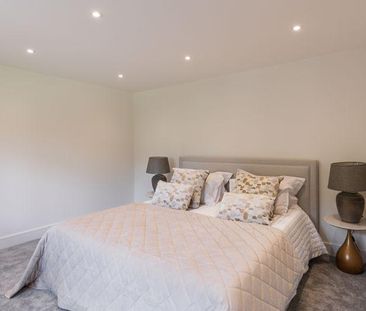 5 bedroom detached house to rent - Photo 4