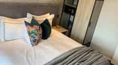 Executive Fully Furnished Apartment in Stylish Whitewood Complex - Photo 3
