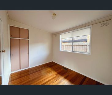 1/48 Greenways Road, Glen Waverley, Vic 3150 - Photo 5