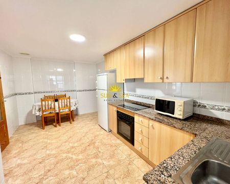 3-BEDROOM APARTMENT FOR RENT IN LA MARINA - ALICANTE - Photo 3
