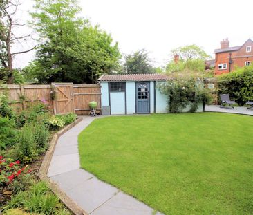 Warren Lane, Woking, Surrey, GU22 8XB - Photo 3