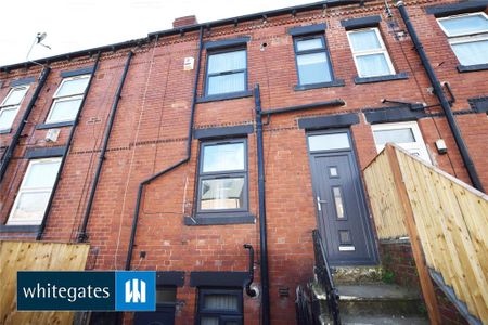 2 bedroom terraced house to rent - Photo 4