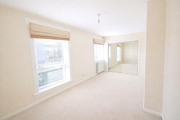 2 bedroom end of terrace house to rent - Photo 1