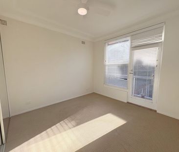 BEAUTIFULLY RENOVATED TWO BEDROOM APARTMENT IN THE HEART OF BRIGHTO... - Photo 2