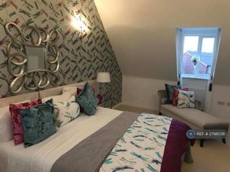 3 bedroom semi-detached house to rent - Photo 4