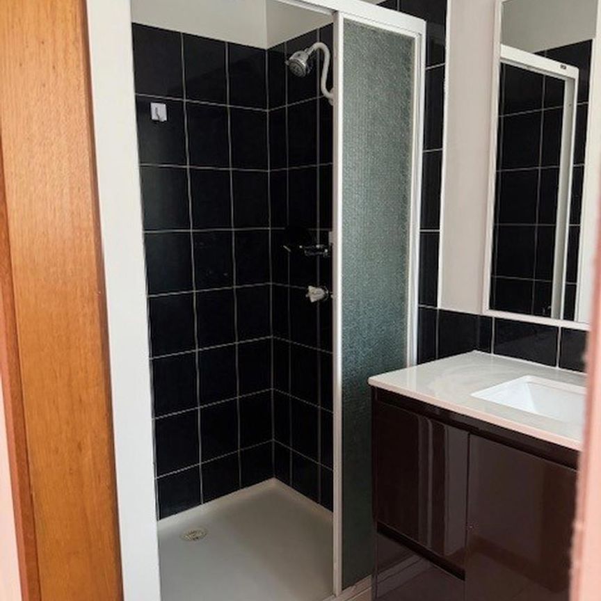 3 BEDROOM HOME + STUDY - Photo 1