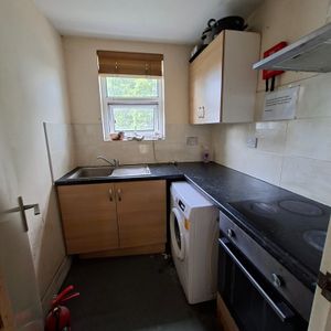 Room in a Shared House, Ravensdale Road, N16 - Photo 2