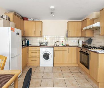 2 bedroom apartment to rent - Photo 6