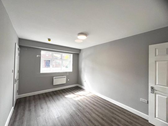 6 bedroom detached house to rent - Photo 1