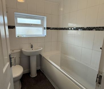 3 bedroom terraced house to rent - Photo 6