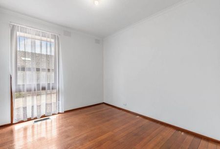 Affordable Gem in Taylors Lakes - Photo 4