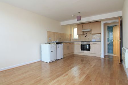 1 bed flat to rent in Westover Road, Bournemouth, BH1 - Photo 2