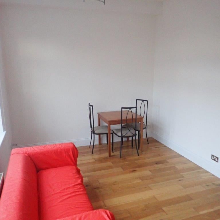 1 Bed Flat, Sternhold Avenue, SW2 - Photo 1