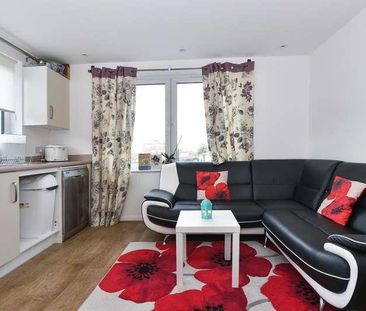West Central, Slough, SL2 - Photo 2