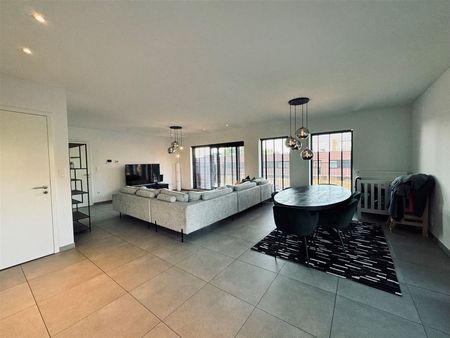 Luxueus appartement op de 1e verdieping met veel lichtinval - Photo 2