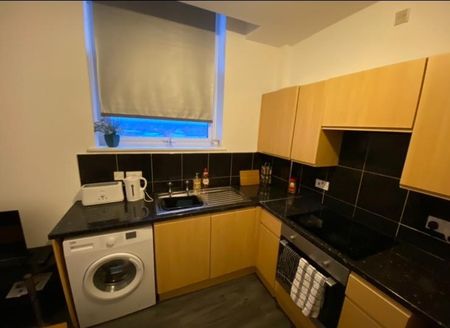 3 Bed Flat, The Study, M6 - Photo 2