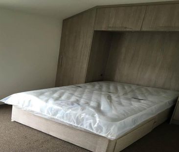 3 bedroom flat to rent - Photo 5