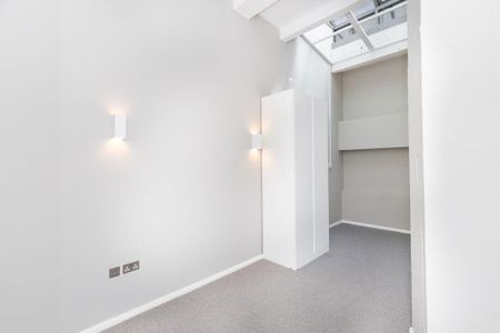3 bedroom flat to rent - Photo 4