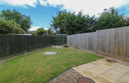 2 bedroom semi-detached house to rent - Photo 3