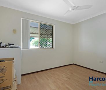 NEAT AS A PIN - PARKSIDE LIVING IN THORNLIE - Photo 5